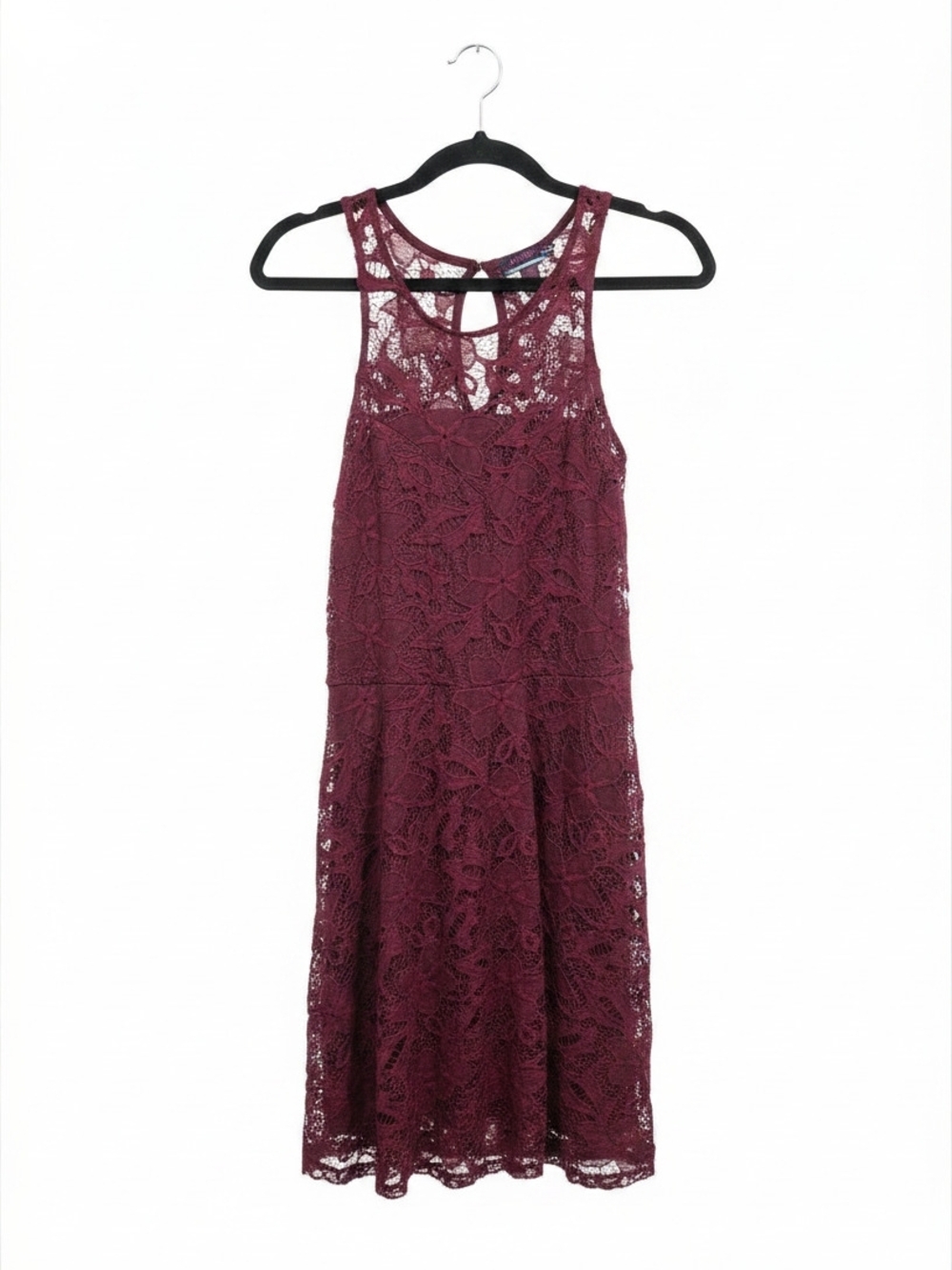 Women’s Sleeveless Lace Dress in Burgundy